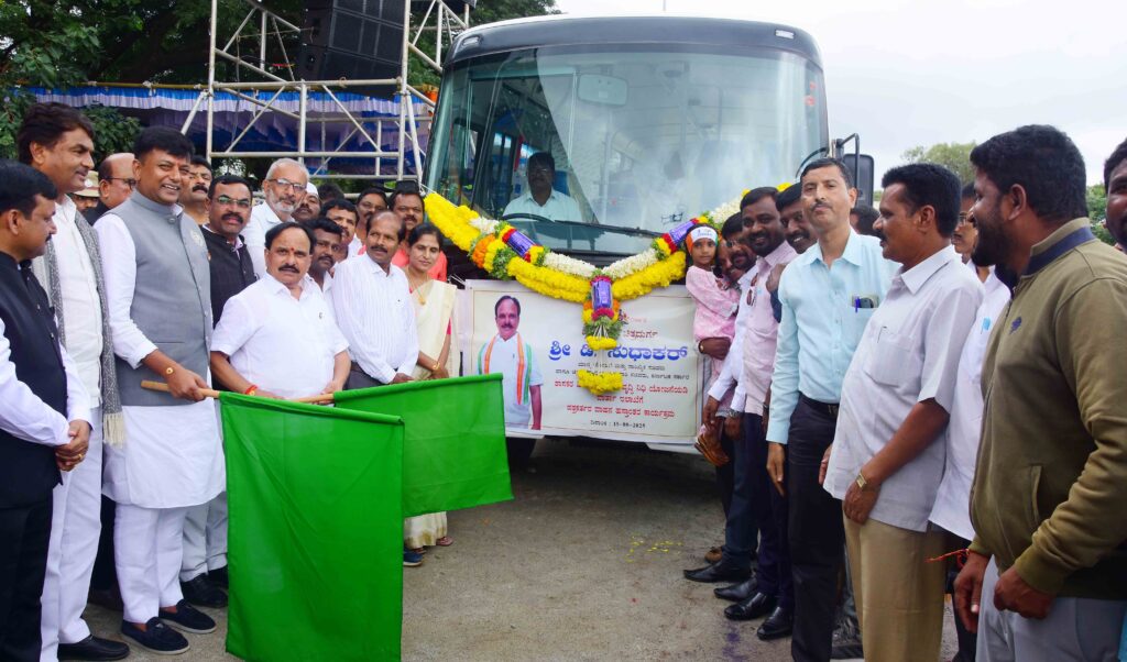 ಜಿಲ್ಲಾ ಉಸ್ತುವಾರಿ ಸಚಿವ ಡಿ.ಸುಧಾಕರ್ ಅವರಿಂದ ಹಸಿರು ನಿಶಾನೆ: