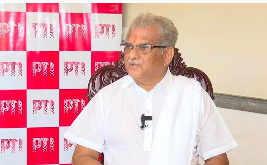 ಧರ್ಮಸ್ಥಳ ಸರಣಿ ಕೊಲೆಗಳ ಆರೋಪ; ಸಂದರ್ಶನದಲ್ಲಿ ವೀರೇಂದ್ರ ಹೆಗ್ಗಡೆ ಪ್ರಕರಣದ ಬಗ್ಗೆ ಏನಂದ್ರು ಗೊತ್ತಾ..?