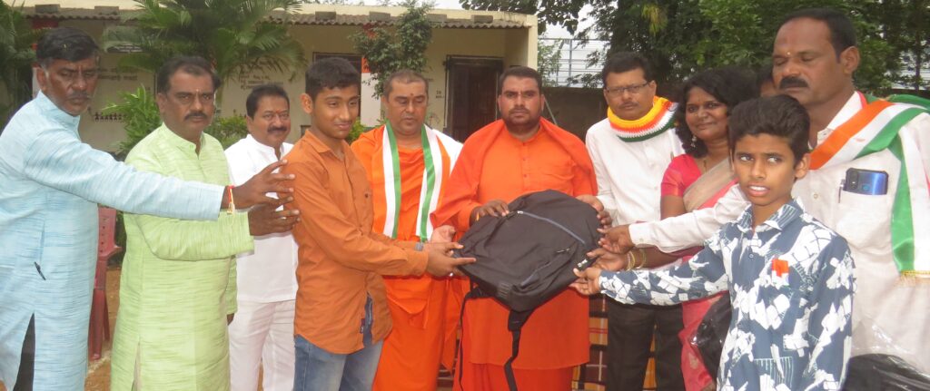 ದೇಶಭಕ್ತರ ತ್ಯಾಗ ಬಲಿದಾನದ ಬಗ್ಗೆ ಮಕ್ಕಳು ತಿಳಿಯಬೇಕು – ಕೇತೇಶ್ವರ ಸ್ವಾಮೀಜಿ