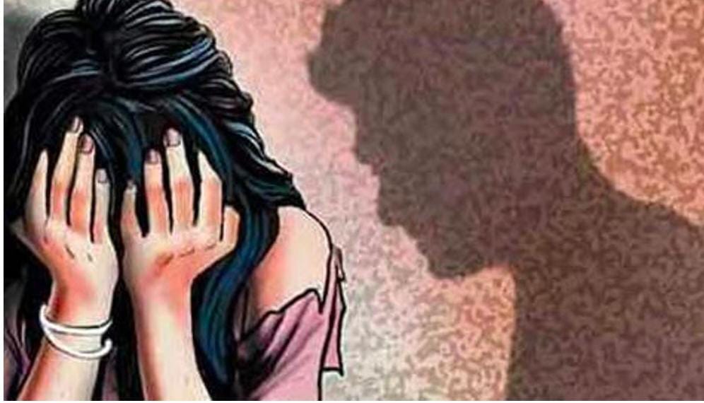 ಸಹೋದರನಿಂದಲೇ ಅತ್ಯಾಚಾರ; ಗಂಡು ಮಗುವಿಗೆ ಜನ್ಮ ನೀಡಿದ ಅಪ್ರಾಪ್ತೆ..!