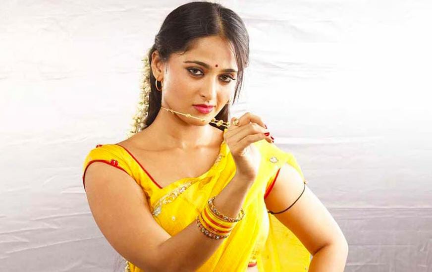 ಸಾಮಾಜಿಕ ಜಾಲತಾಣಗಳಿಂದ ದೂರ ಉಳಿದ ಬಹುಭಾಷಾ ನಟಿ ಅನುಷ್ಕಾ ಶೆಟ್ಟಿ..! ಕಾರಣವೇನು ಗೊತ್ತೇ..?