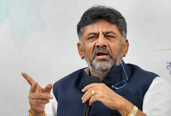 ರಾಜಕಾರಣದಲ್ಲಿ ಇರುವವರು ರಾಜಕಾರಣ ಮಾಡಲೇ ಬೇಕು: ಡಿ ಕೆ ಶಿವಕುಮಾರ್