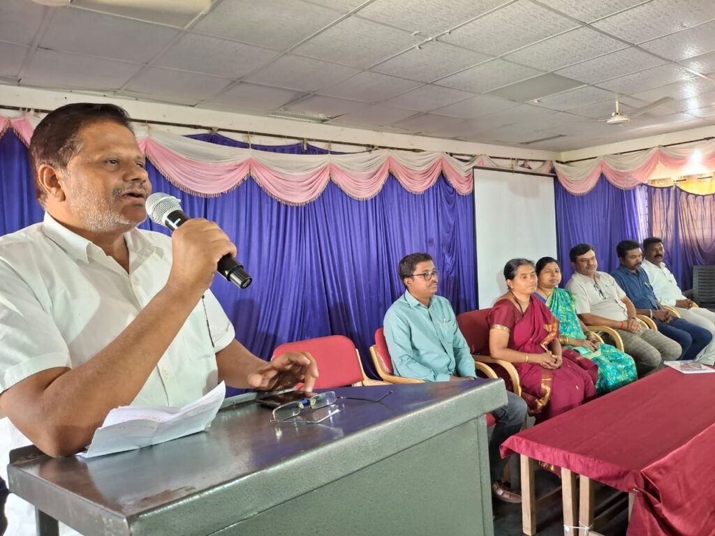 ಅಂಬೇಡ್ಕರ್ ಚಿಂತನೆಗಳು ಇಂದಿಗೂ ಪ್ರಸ್ತುತ: ತಾರಿಣಿ ಶುಭದಾಯಿನಿ ಚಿತ್ರದುರ್ಗದ ಸರ್ಕಾರಿ ಕಲಾ ಕಾಲೇಜಿನಲ್ಲಿ ಅಂಬೇಡ್ಕರ್ ಜನ್ಮದಿನಾಚರಣೆ ಕಾರ್ಯಕ್ರಮದಲ್ಲಿ ಮಾತನಾಡುತ್ತಿರುವ ಪ್ರೊ. ತಾರಿಣಿ ಶುಭದಾಯಿನಿ.